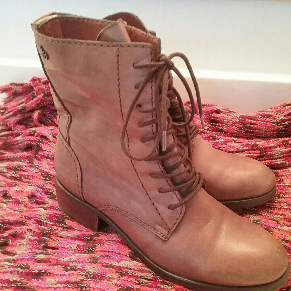 Sam Edelman  distressed boots
