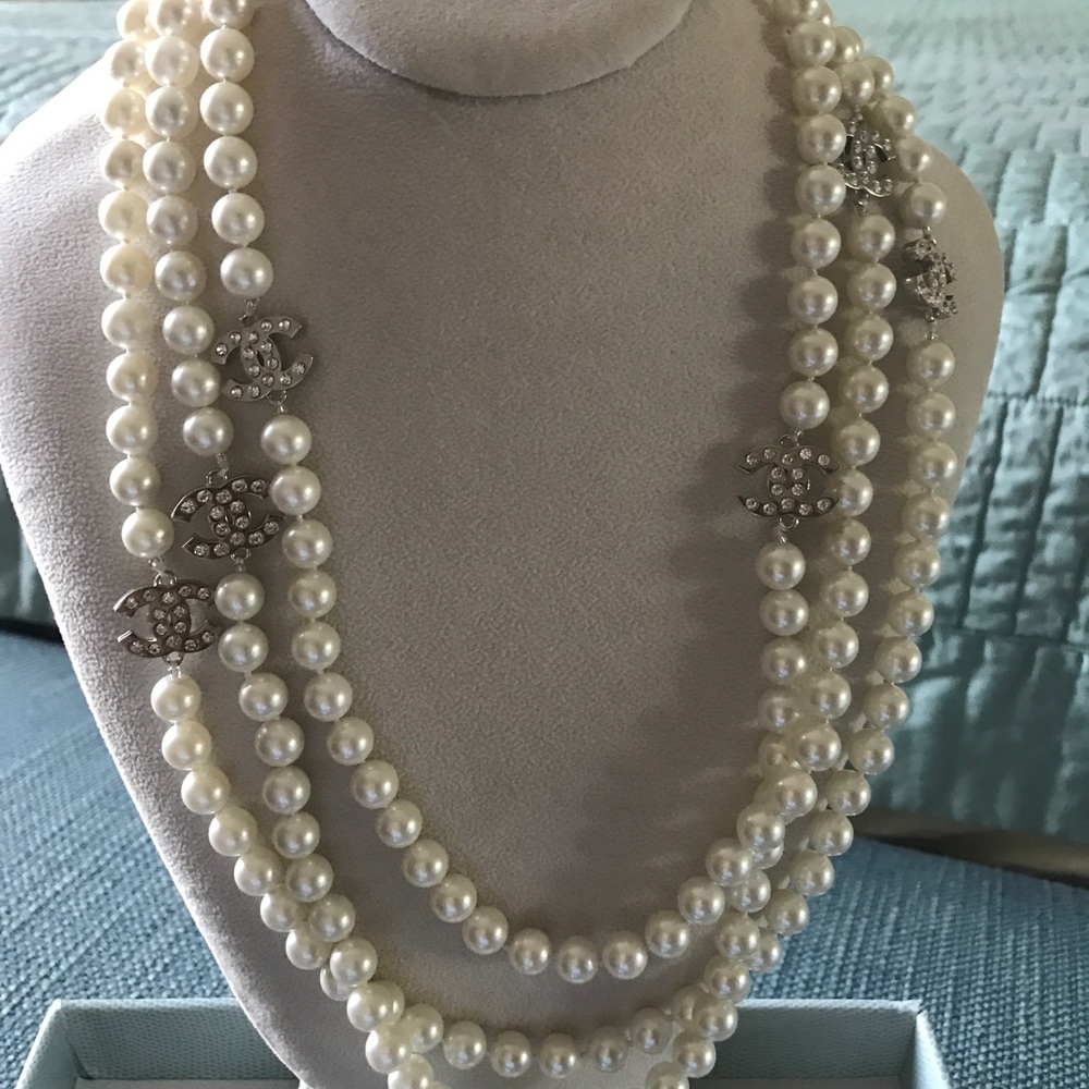 Faux pearl long necklace