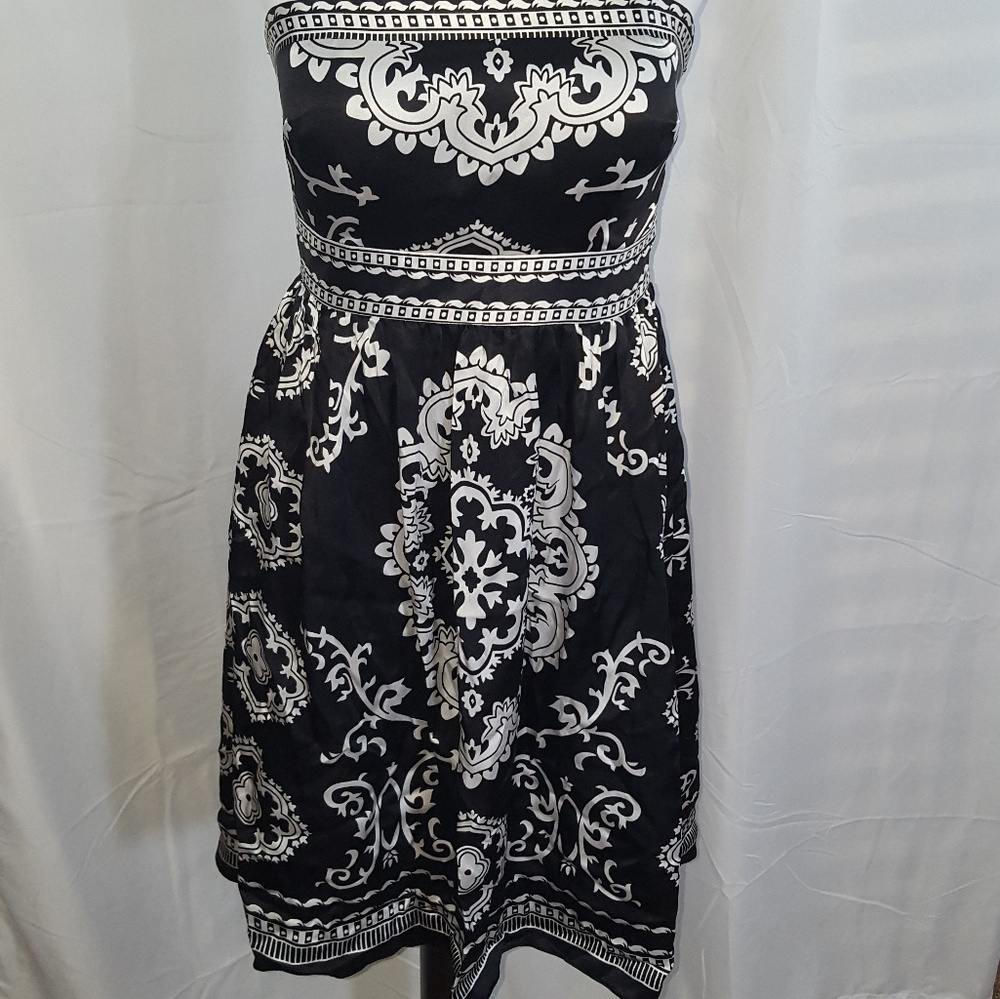 White House Black Market Dress Size 2 Strapless