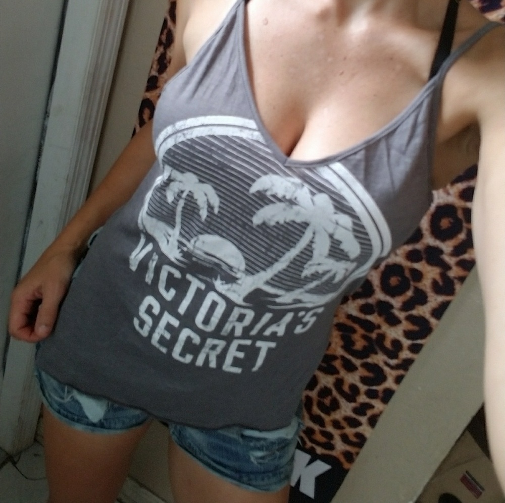 Nwot, Victoria's secret side slit tank