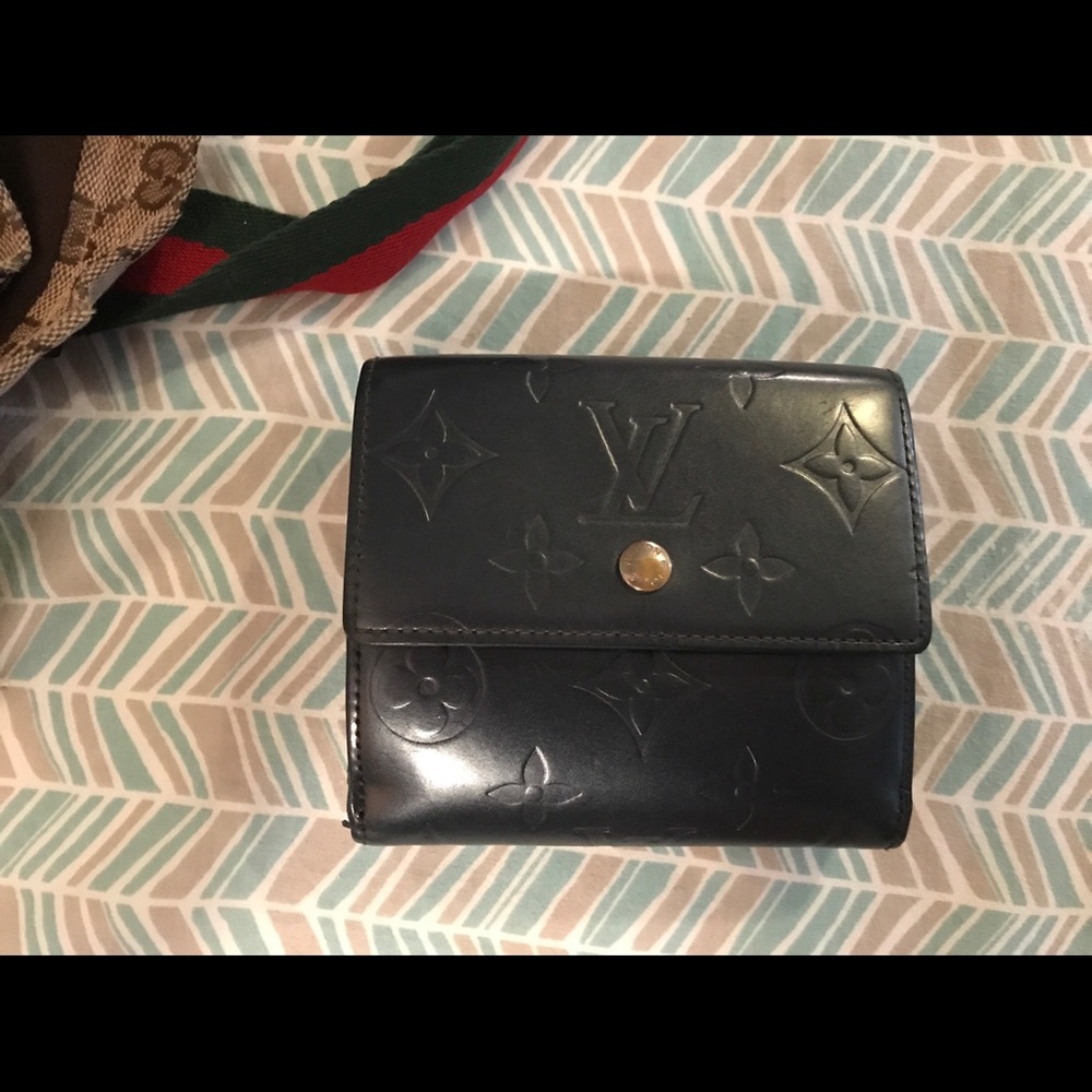 100% Auth Louis Vuitton Blue Vernis Trifold Wallet