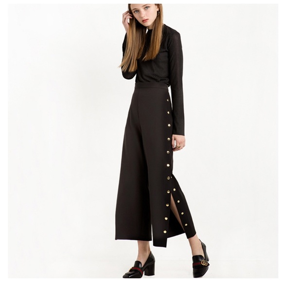 Black Button Side Crop High Waist Pants - Picture 4 of 4