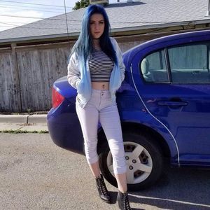 Meet your Posher, Hailey