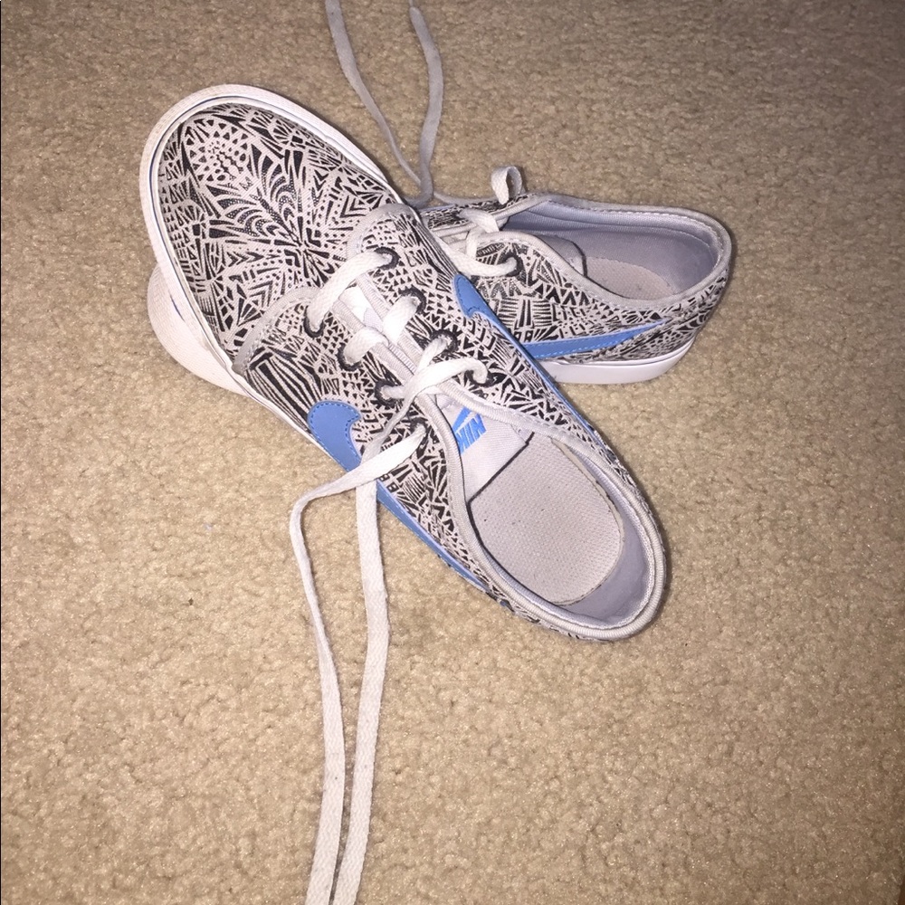 Boys Nike SB Shoes.