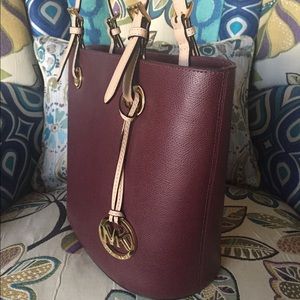 BRAND NEW (w/o tags) Michael Kors ✈️Jet Set 👜