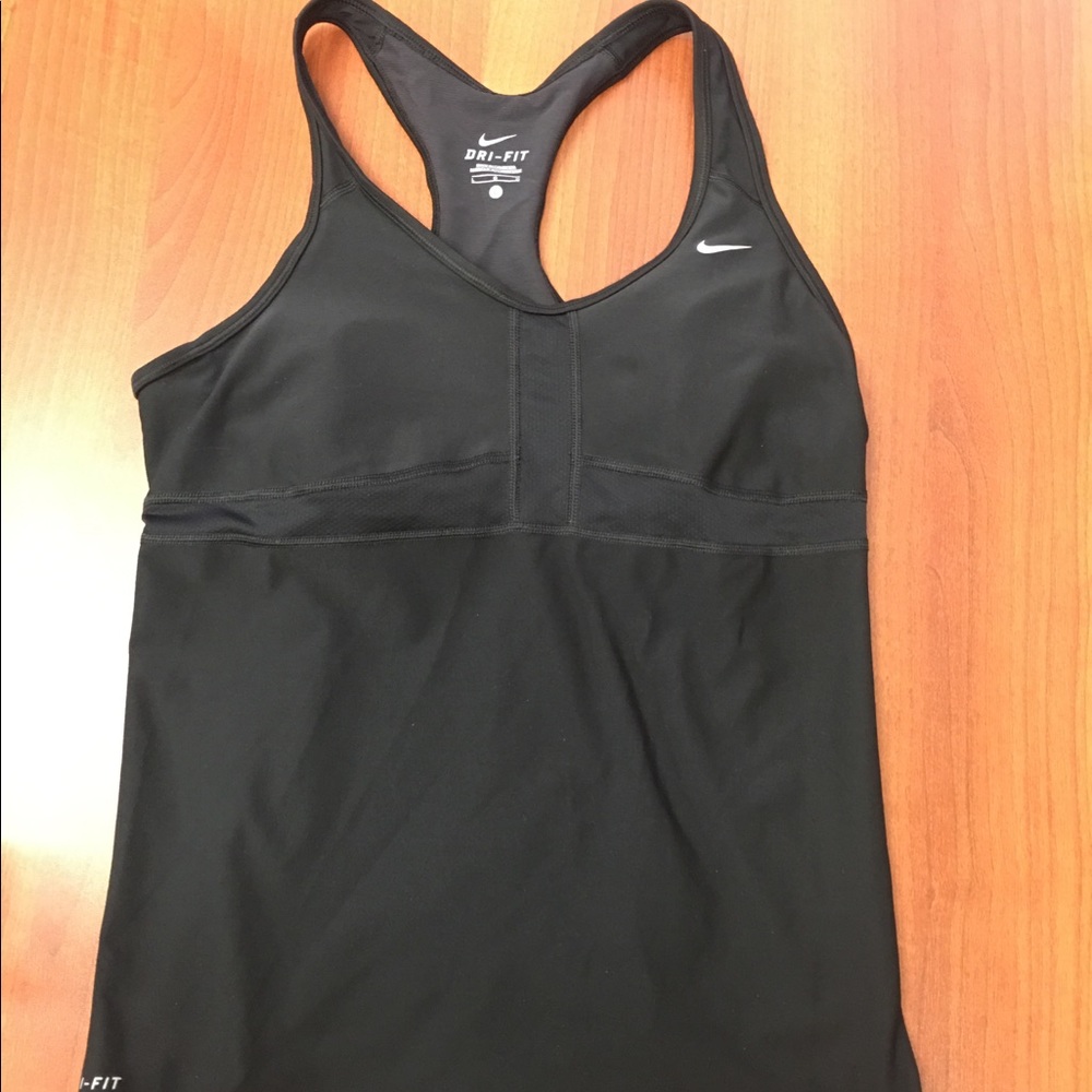 Nike tank top with built-in bra