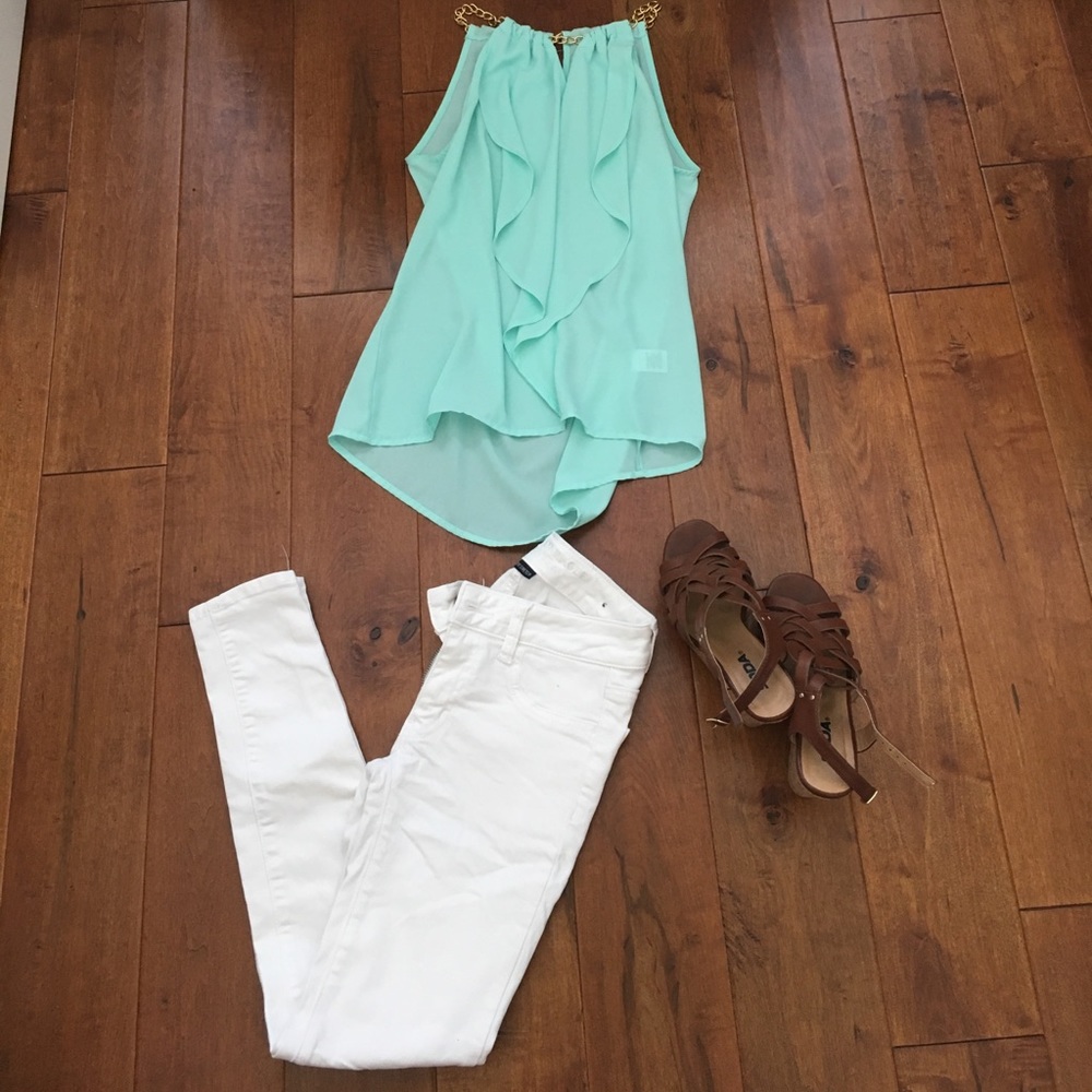 Aqua colored tank top blouse with gold chain