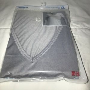 NWT Uniqlo Men's V-Neck