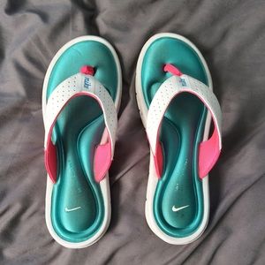 USED Nike sandals