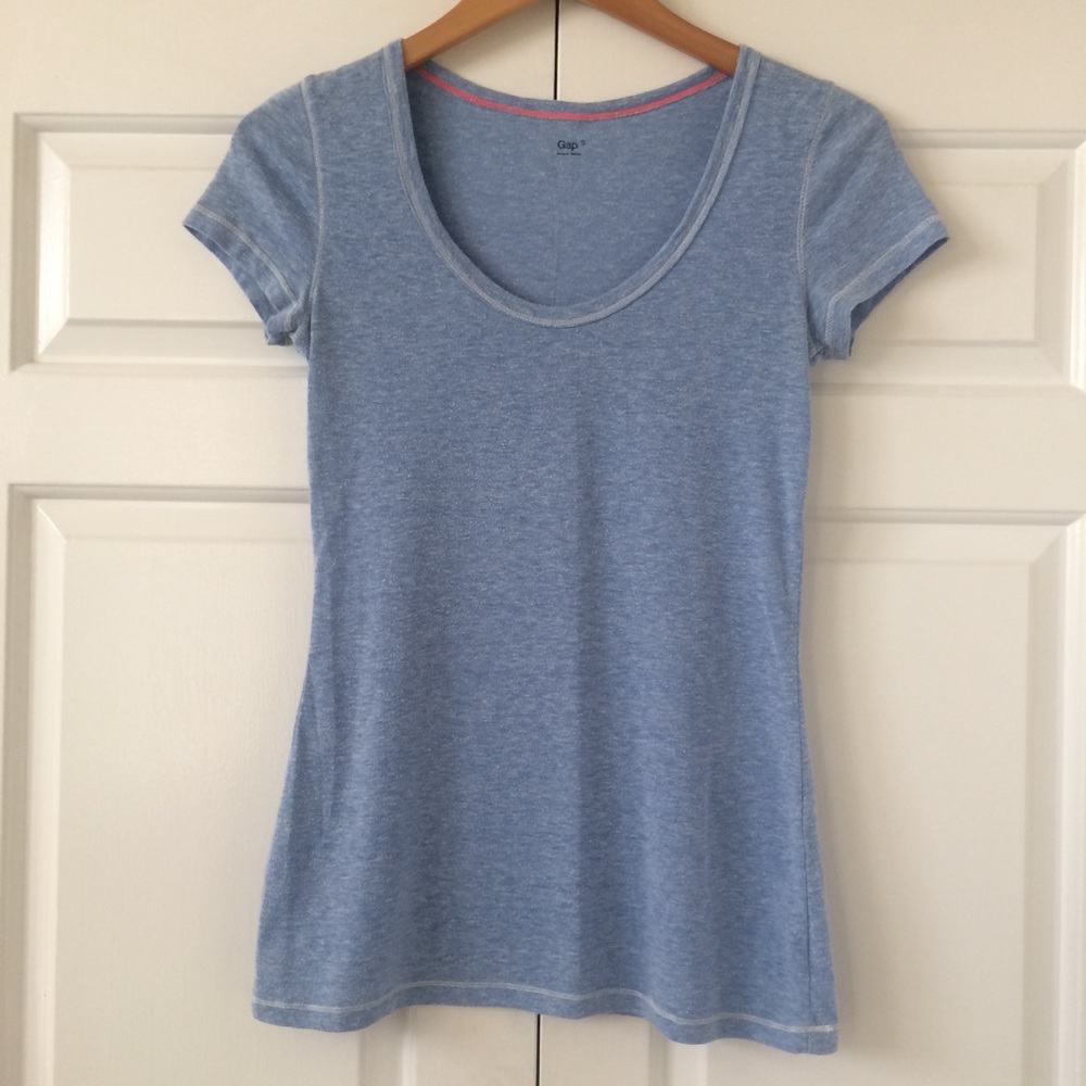 GAP blue tee