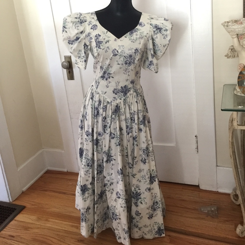 NWOT Laura Ashley White Flower Vintage Dress