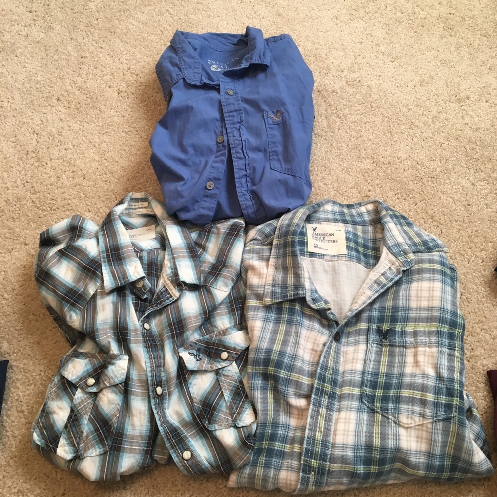 3 MENS AE button down shirts