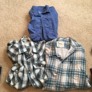 3 MENS AE button down shirts