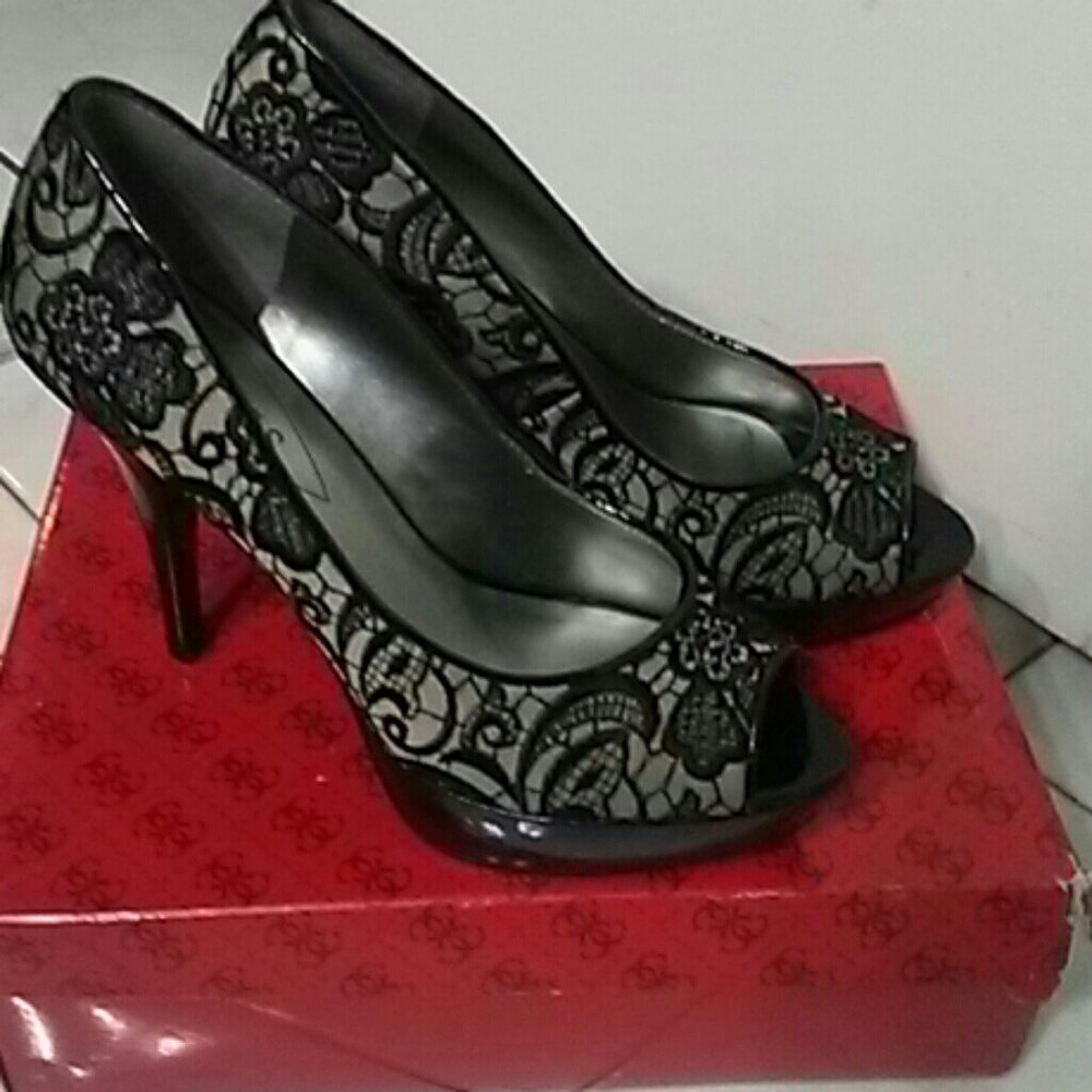 Guess shoes sz# 7 1/2