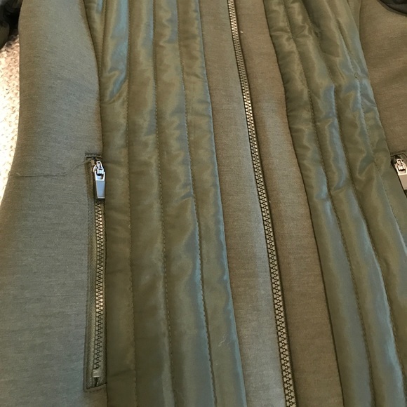 Fitted puffer jacket - Picture 2 of 3