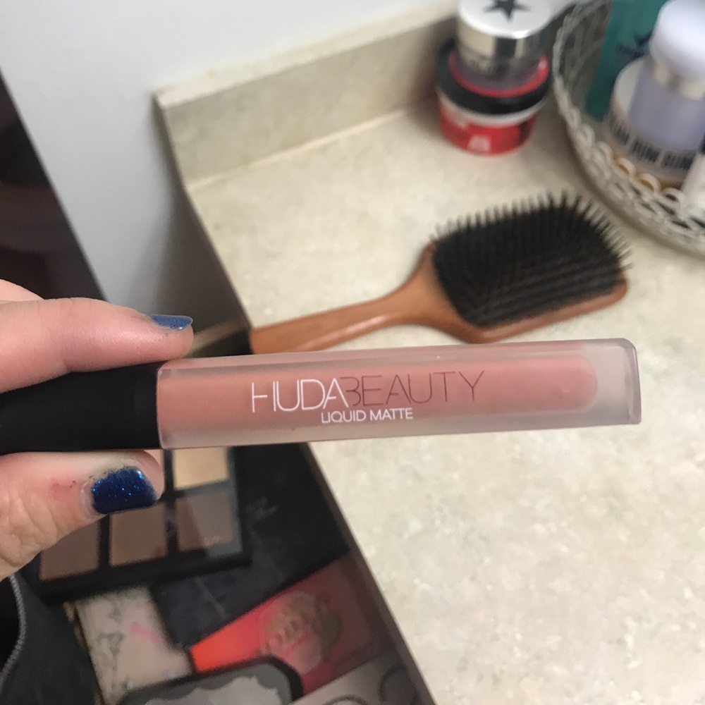 Huda Beauty Liquid Matte