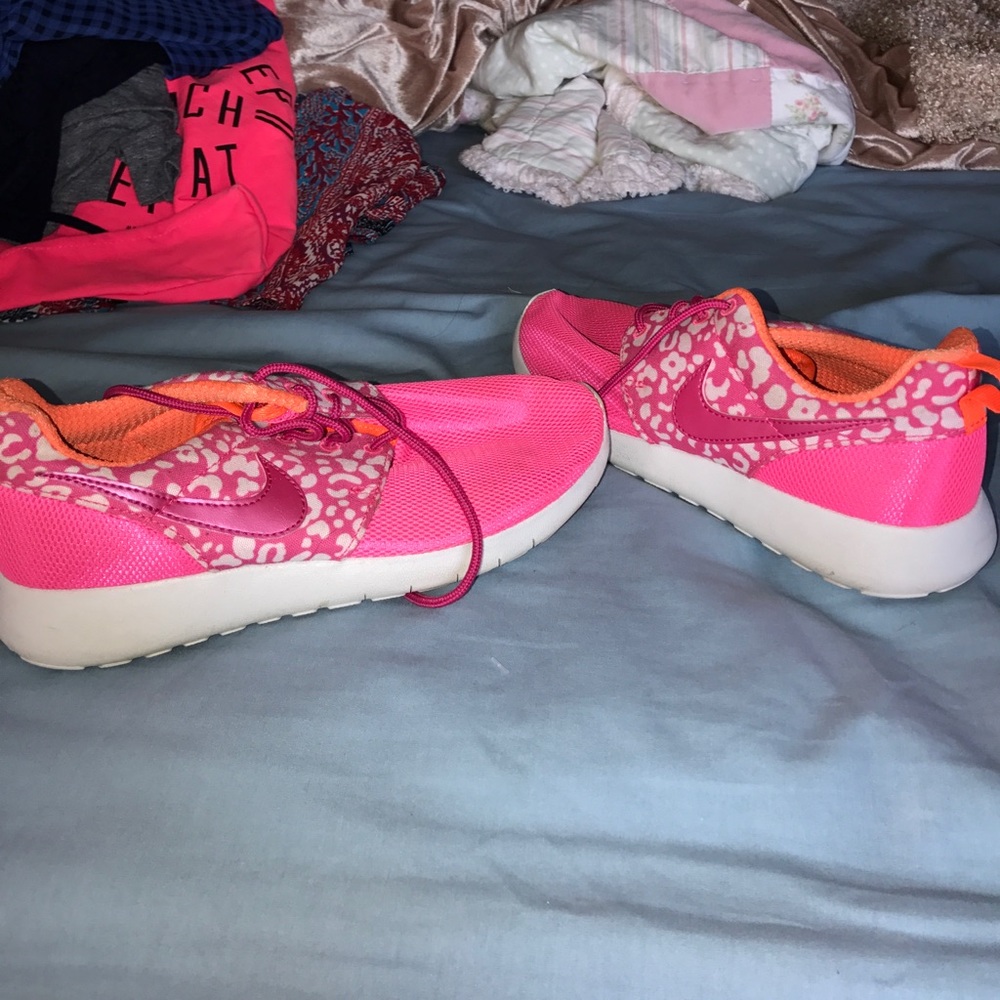 nike sneakers...make an offer