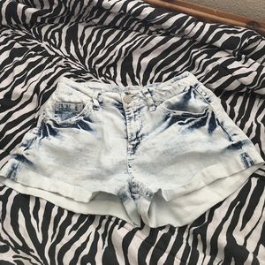 Acid washed high waisted shorts