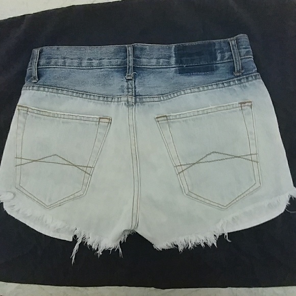 πStars & Stripes Distressed Jean Shorts sz 27/28 - Picture 2 of 5