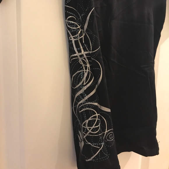 Body Glove Rashguard - Picture 2 of 3