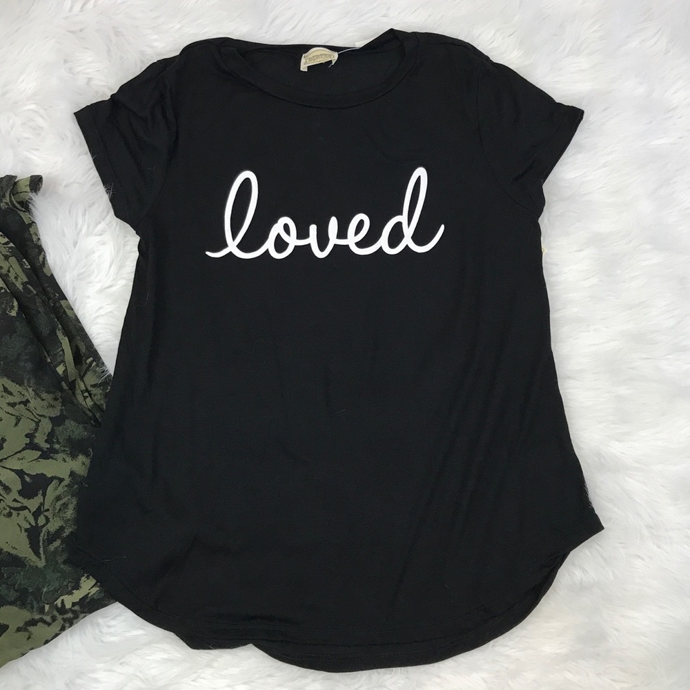 💃🏻HOST PICK‼️ "loved" black tshirt, true to size