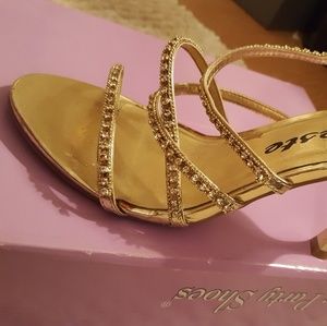SIZE 81/2 Gold Heels