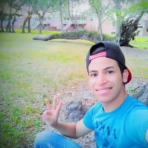 Meet your Posher, Lahoucine