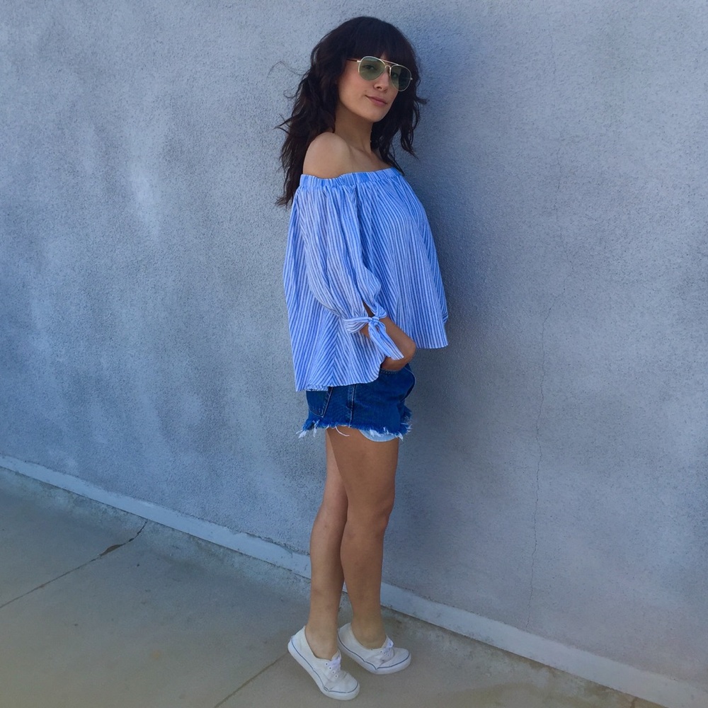 Lovestitch Off the Shoulder Blouse - Picture 2 of 8