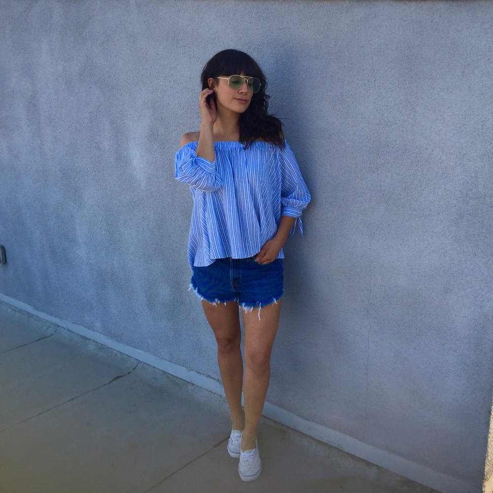 Lovestitch Off the Shoulder Blouse - Picture 3 of 8