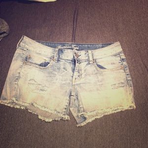 Light wash jean shorts