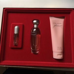 Estée Lauder Pleasures To Go Gift Set