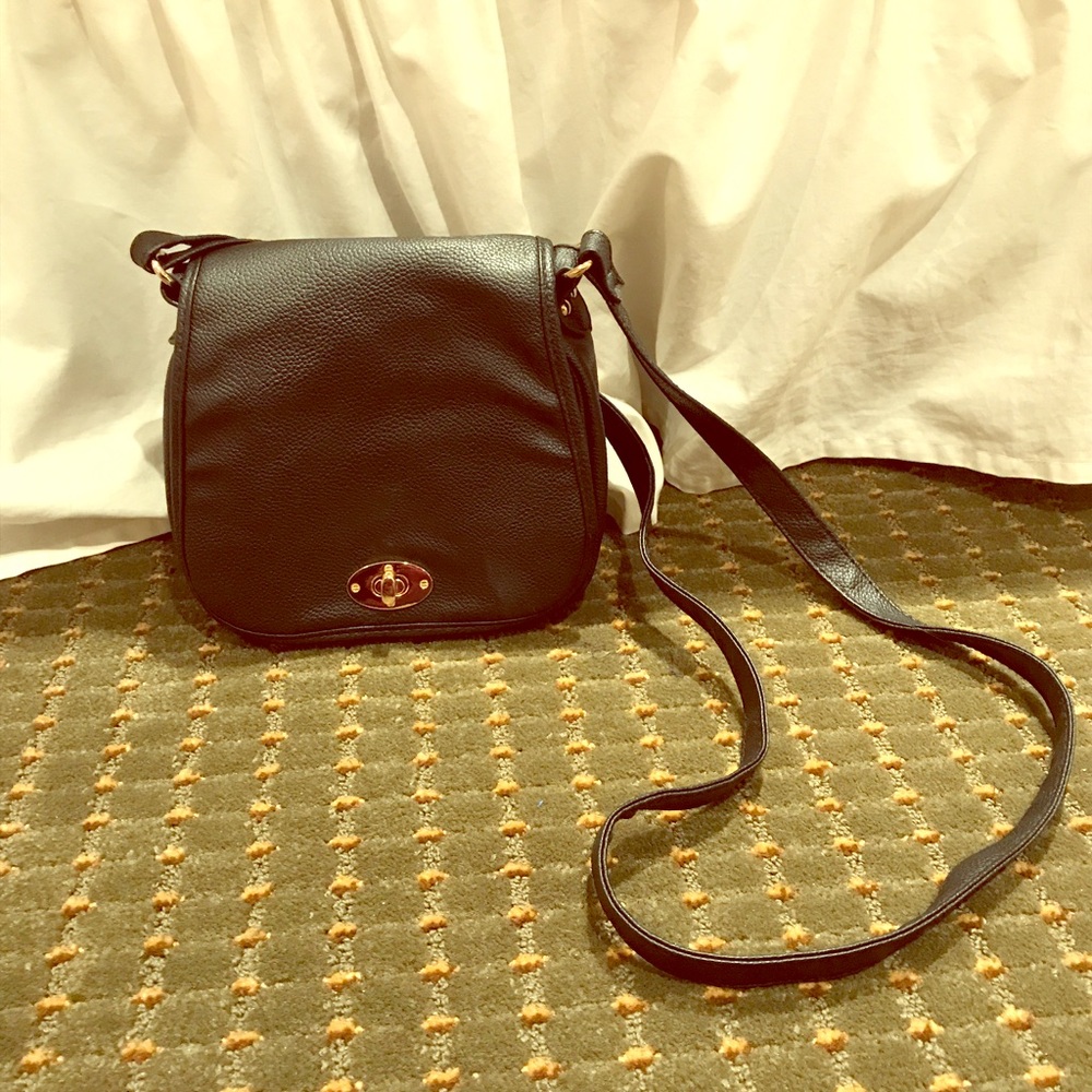 Black leather cross body purse!