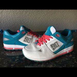 DC Shoes - DC Skate shoes - size 6 DC Shoes - DC Skate shoes - size 6