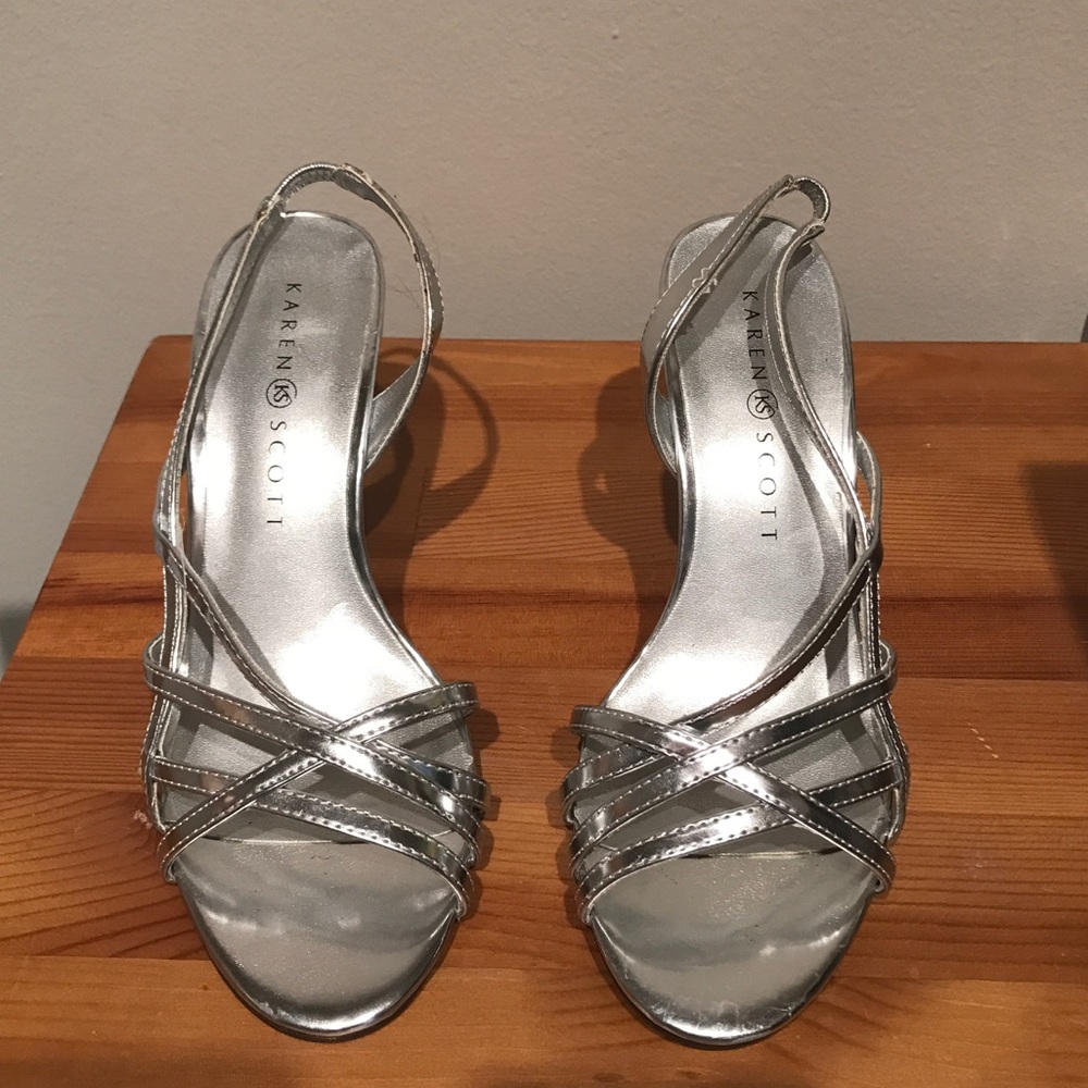 Karen Scott Silver Heals Size 5.5