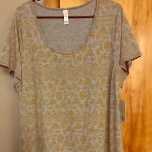 Lularoe classic T nwt