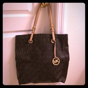 Authentic Michael Kors Jet Set tote bag