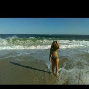 Meet your Posher, Ella