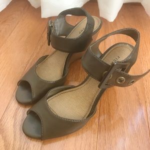 Practically New Women's Shoes!!