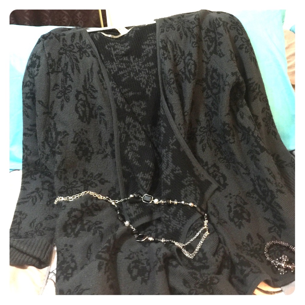 NWOT Gray&Black sweater w/ flip front rose design