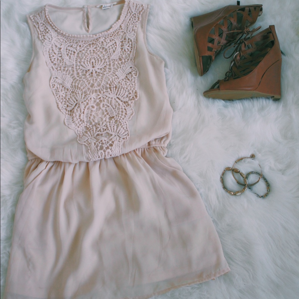 Ivory/cream lace detail short dress