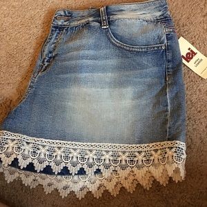 Lei low rise lace shorts