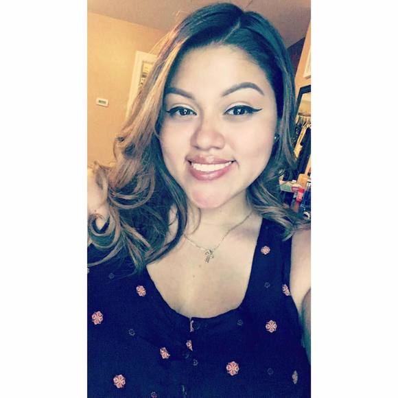 Meet your Posher, Jessica - Picture 1 of 1