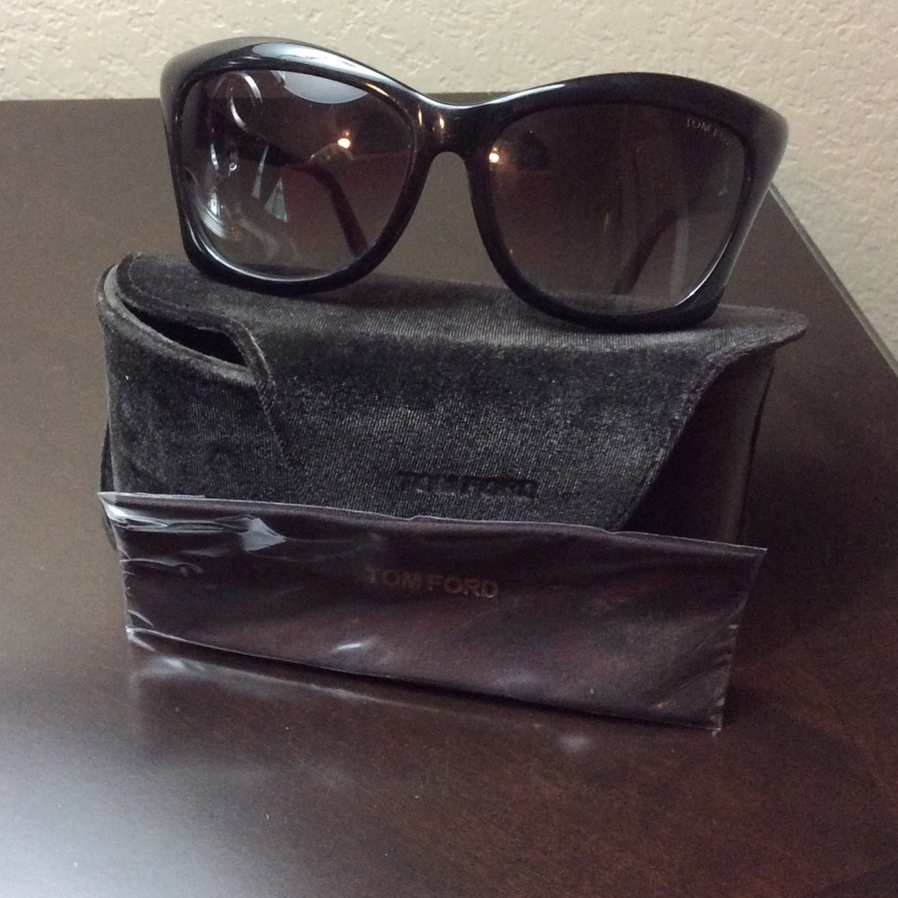 Authentic Tom Ford "LANA" shades