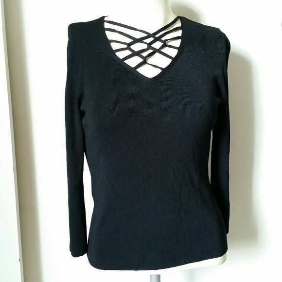 Tops - Strappy Cage V Neck Longsleeve Shirt Size Medium
