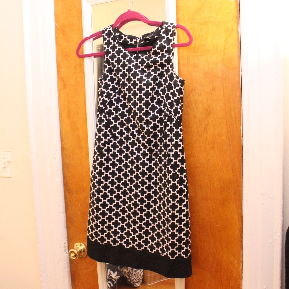 Black and white patterned WHBM shift dress