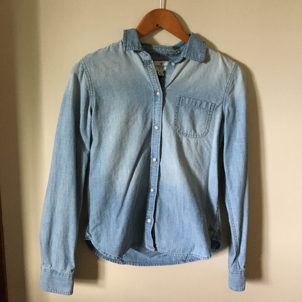 American Eagle Long Sleeve Denim Button Up