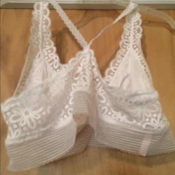 Two Victoria Secret braletts. - Picture 7 of 8