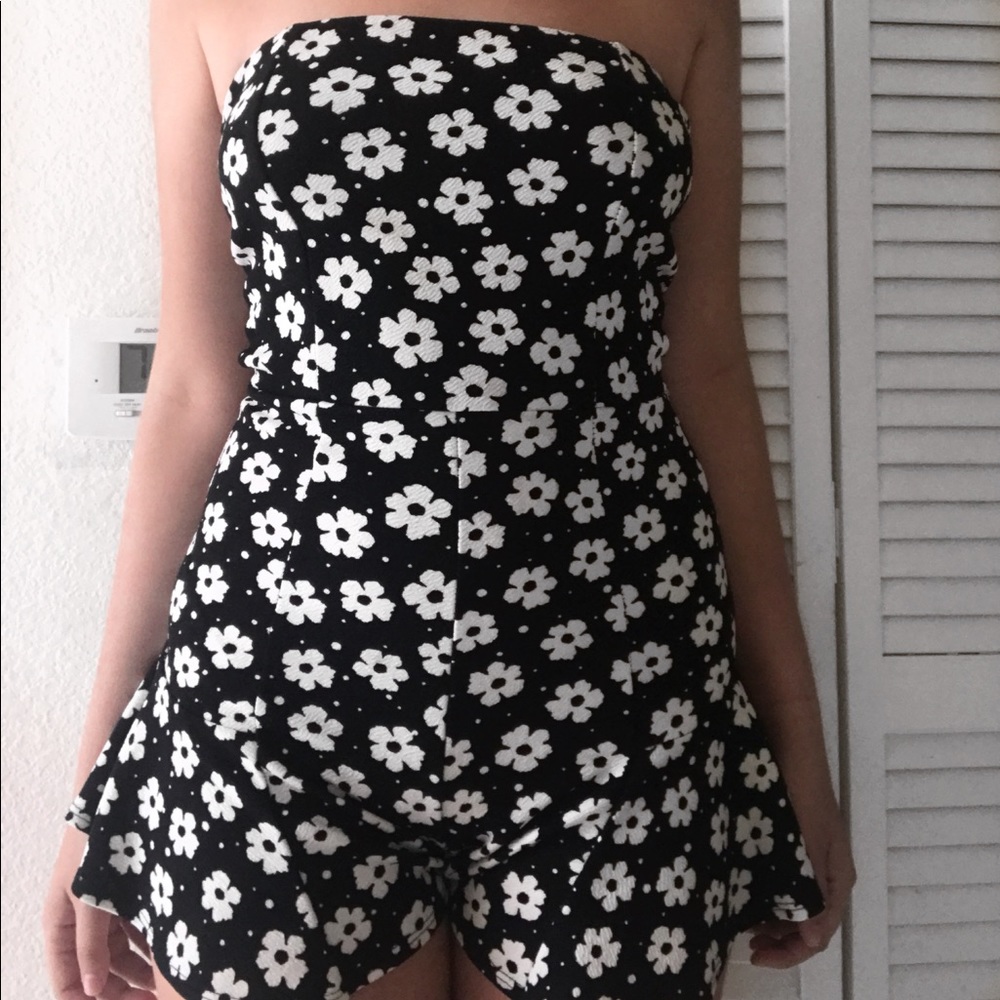 romper floral b&w black and white