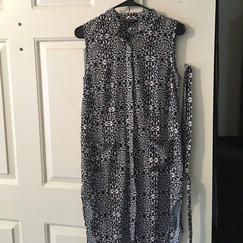 Black and white patterned dress