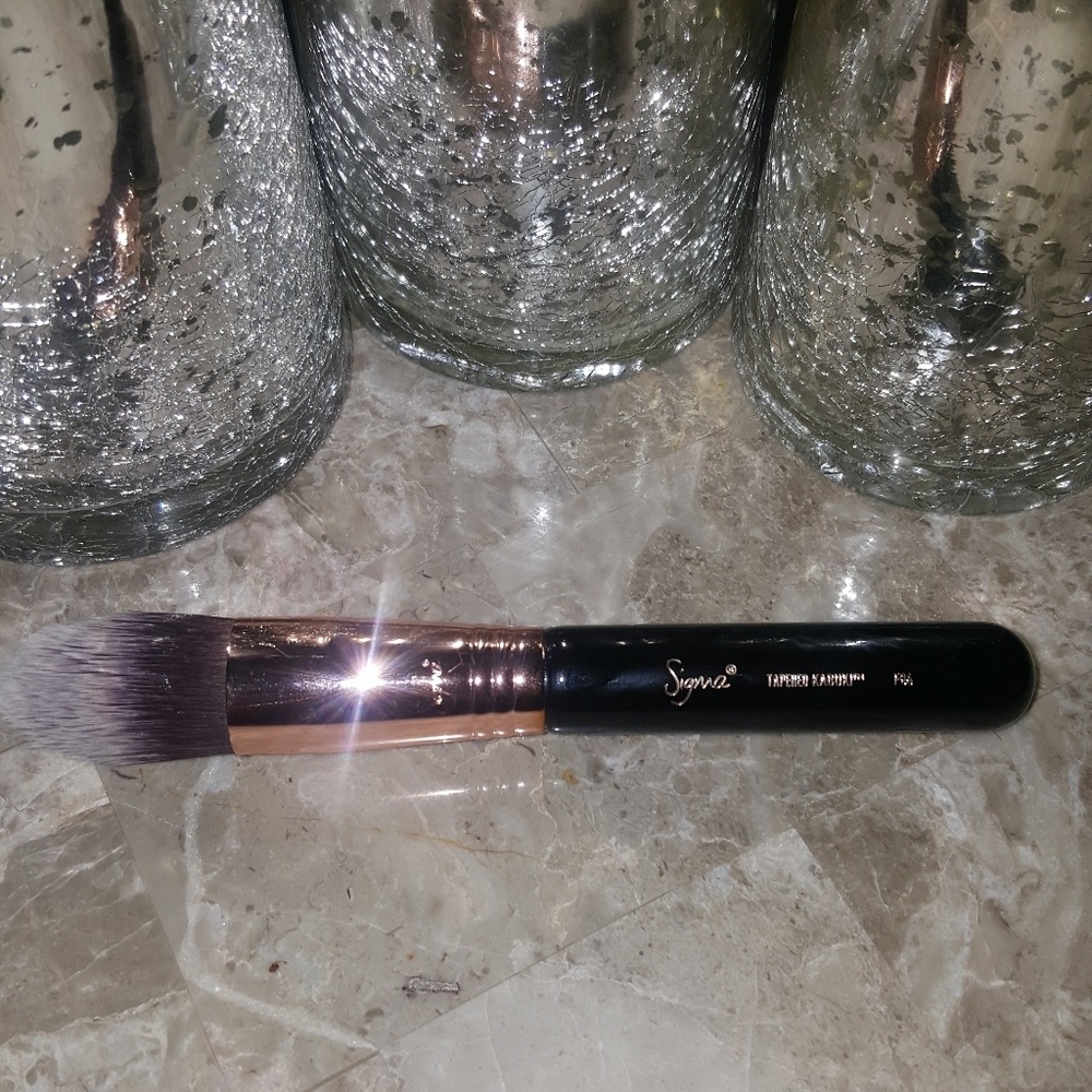 Sigma F86 Tapered Kabuki Brush
